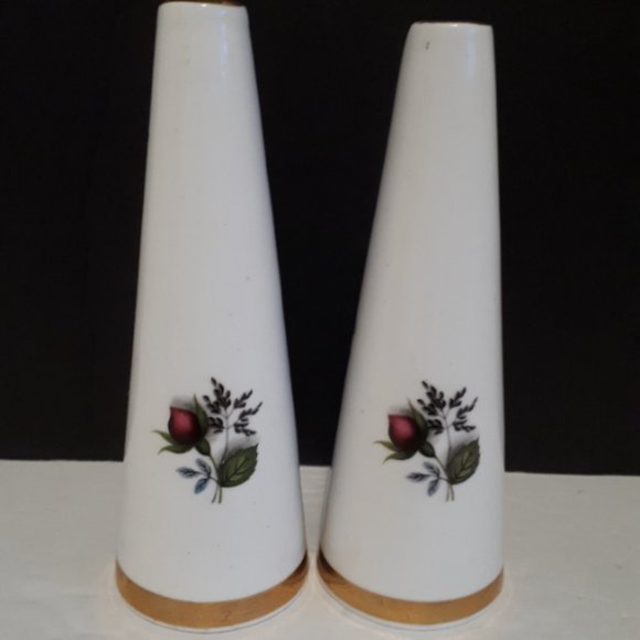 Salt and Pepper Royal Stewart Fine Bone China Vintage 1960's - Picture 3 of 6